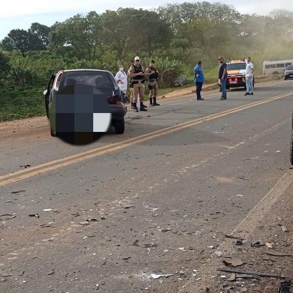 Colisão entre veículos deixa quatro pessoas feridas na MG-449, próximo a Arceburgo 