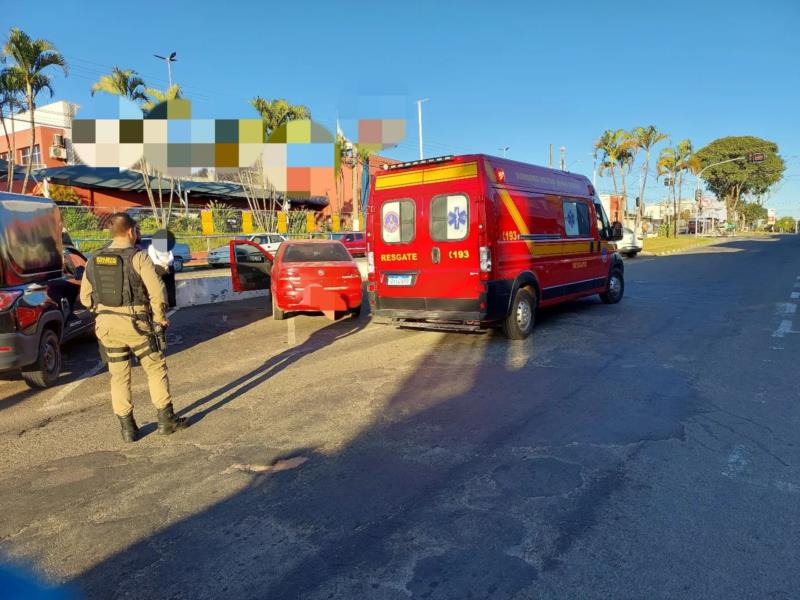 Em Guaxupé, gestante fica ferida em colisão de veículos 