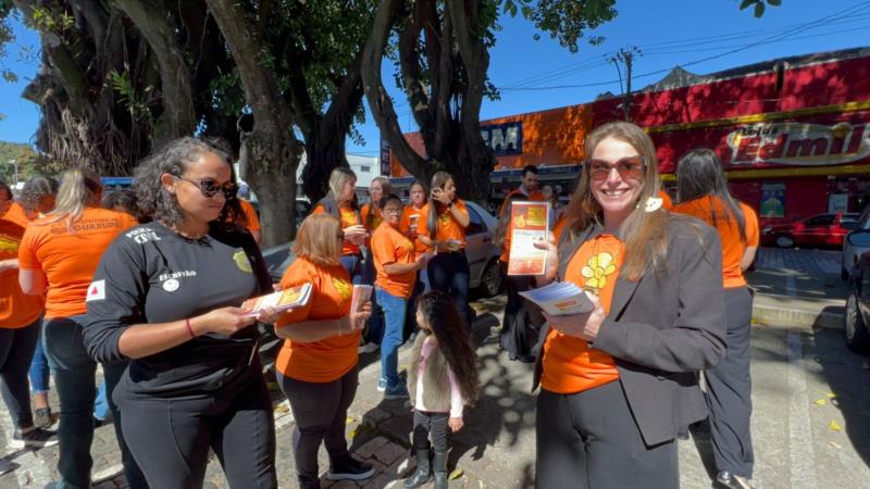 Polícia Civil realizou blitz educativa em Guaxupé conscientizando sobre o Maio Laranja 