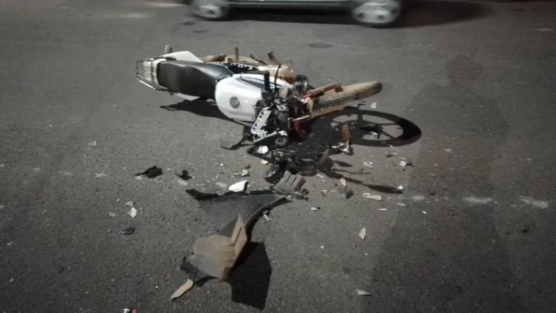 Motociclista fica ferida em colisão com automóvel em Guaxupé 