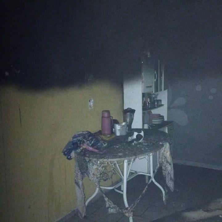 Botijão de gás causa princípio de incêndio em residência no bairro São Judas 