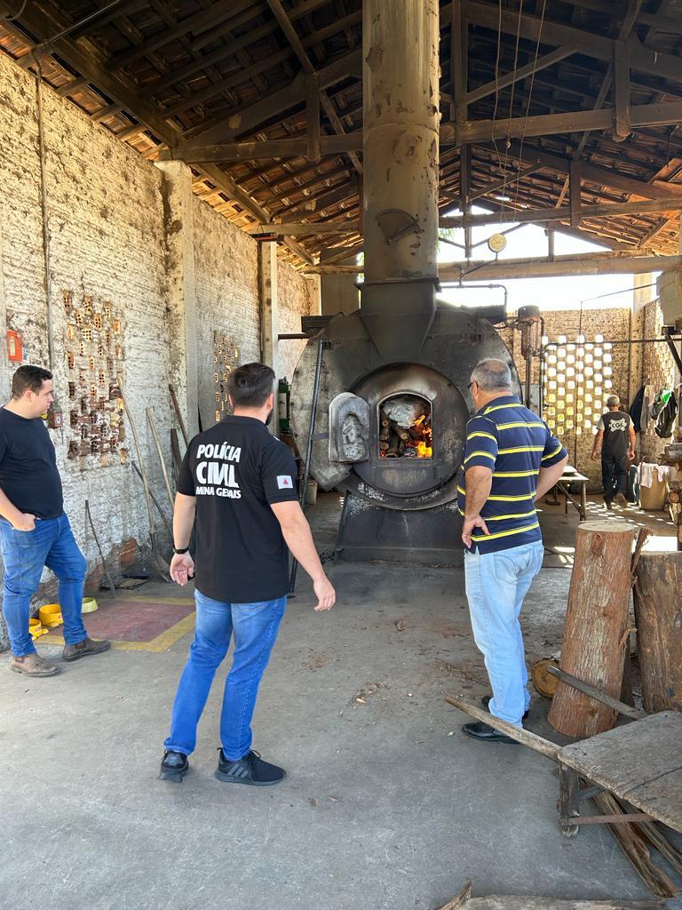 Policiais civis incineram drogas em curtume de Guaxupé 