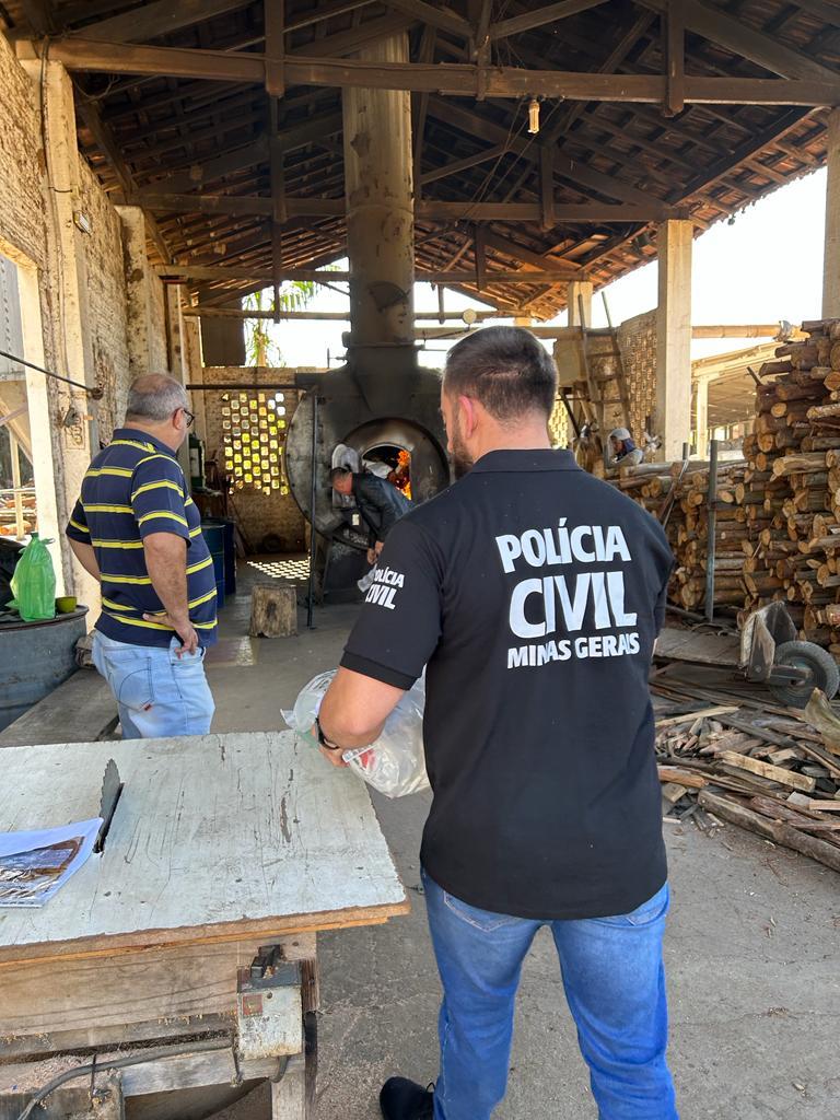 Policiais civis incineram drogas em curtume de Guaxupé 