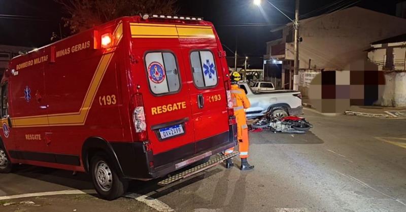 Motociclista fica ferido após colisão na Grande Avenida, em Guaxupé 