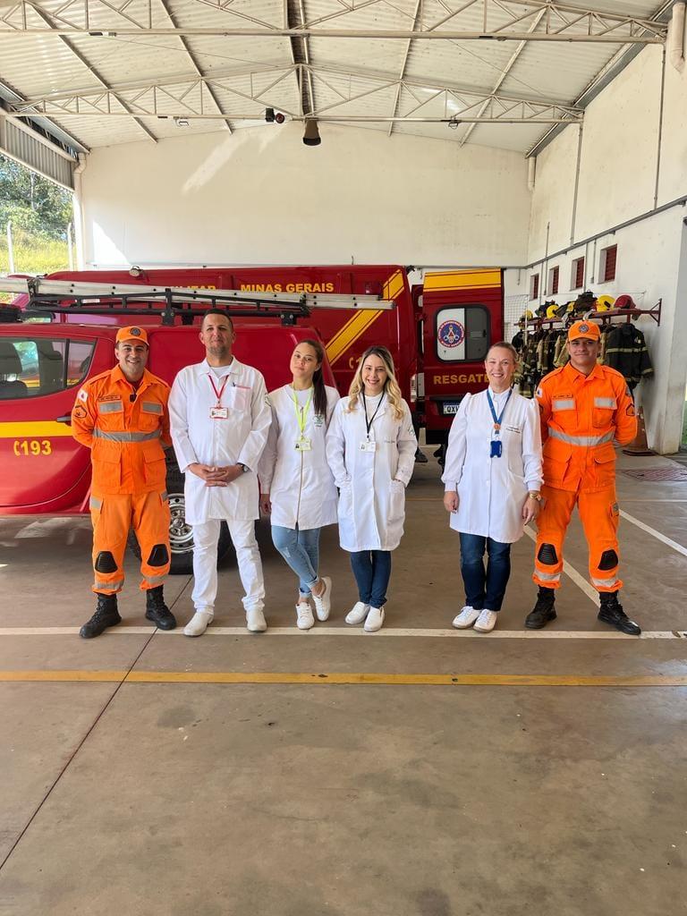 Alunos de curso técnico do Senac visitam a sede do Corpo de Bombeiros em Guaxupé 