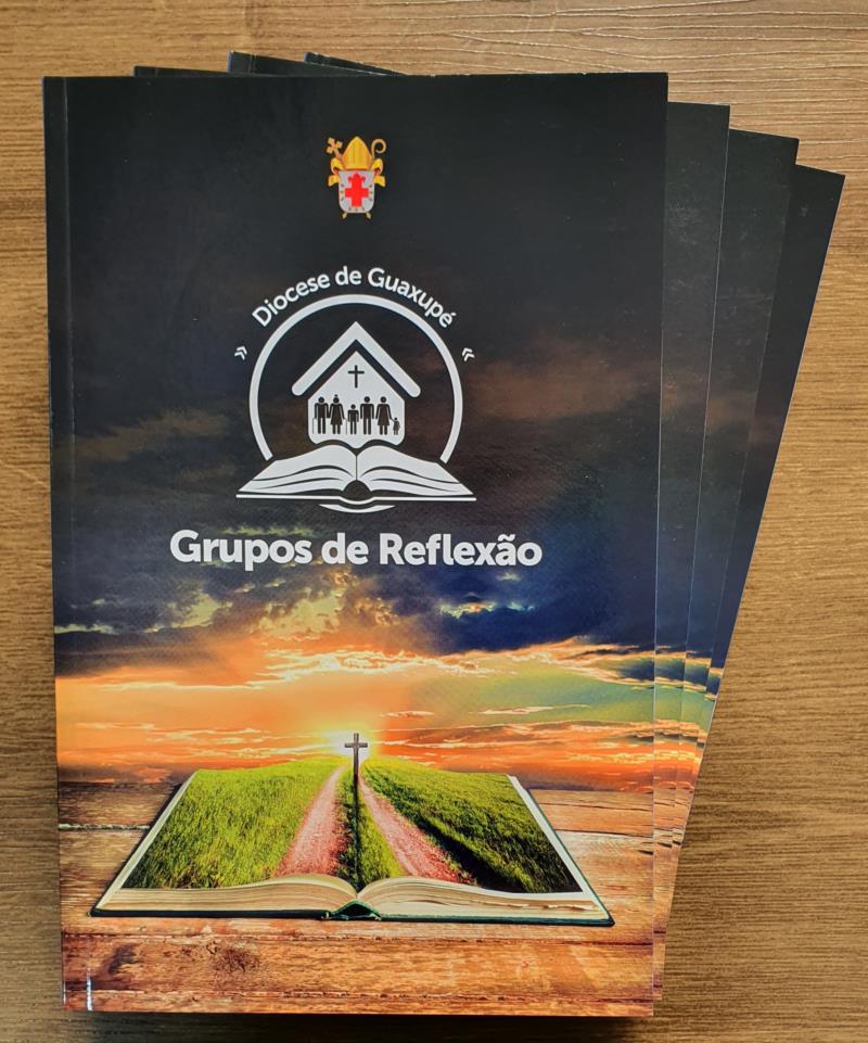 Diocese de Guaxupé lança livro com roteiros para grupos de reflexão