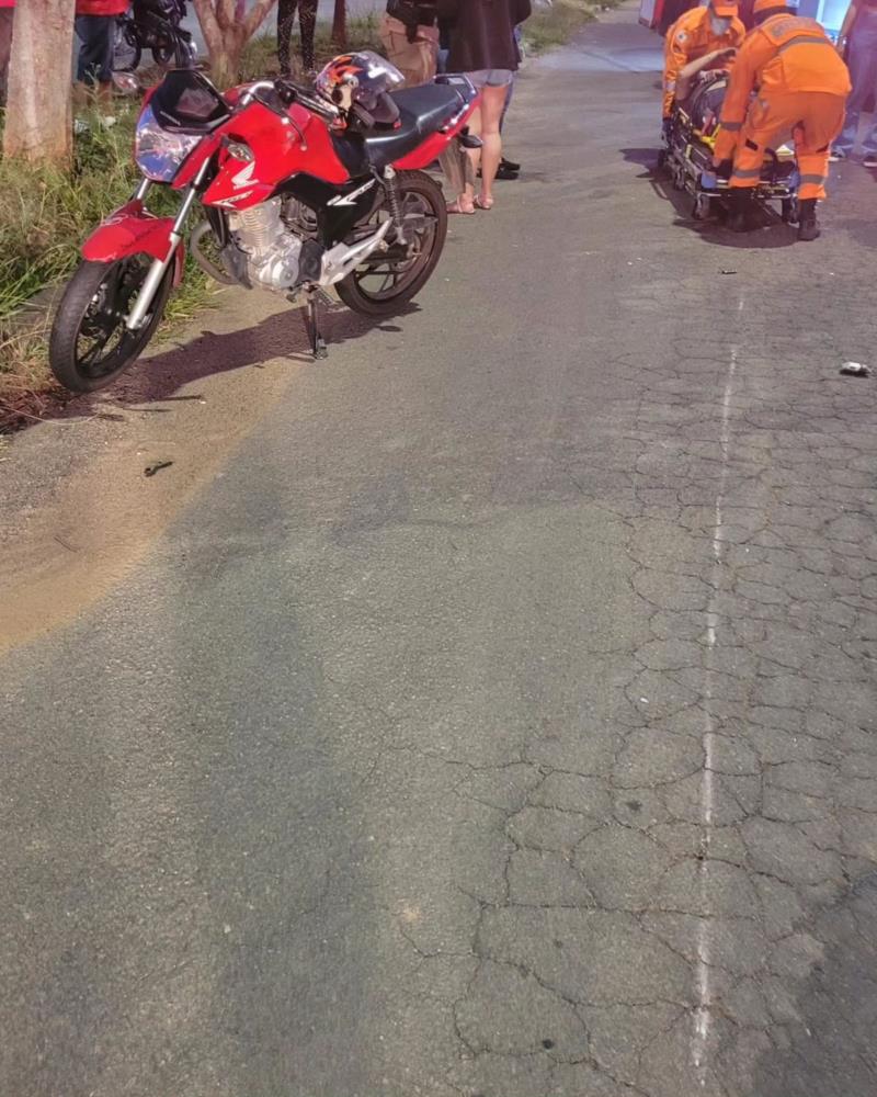 Duas pessoas ficam feridas em colisão entre moto e bicicleta no Recreio dos Bandeirantes, em Guaxupé 