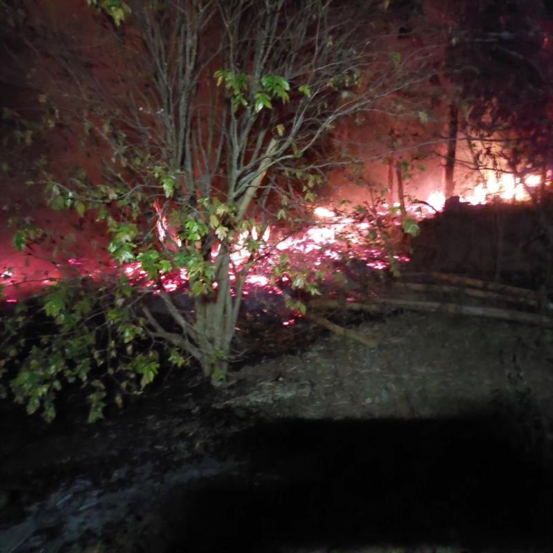 Bombeiros e Defesa Civil de Guaranésia combatem focos de incêndio na região 