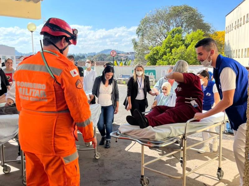 Bombeiros realizam simulado de evacuação na Santa Casa de Guaxupé 