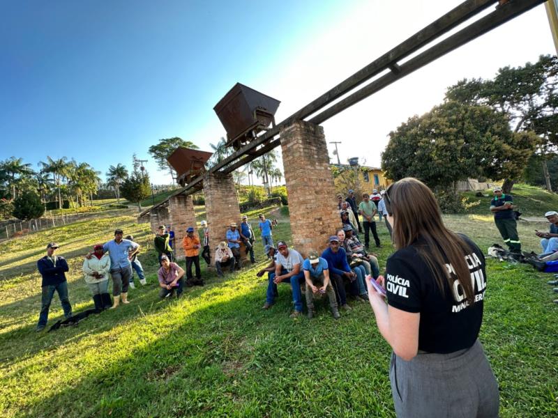 Polícia Civil promove roda de conversa com trabalhadores da área rural de Guaxupé 