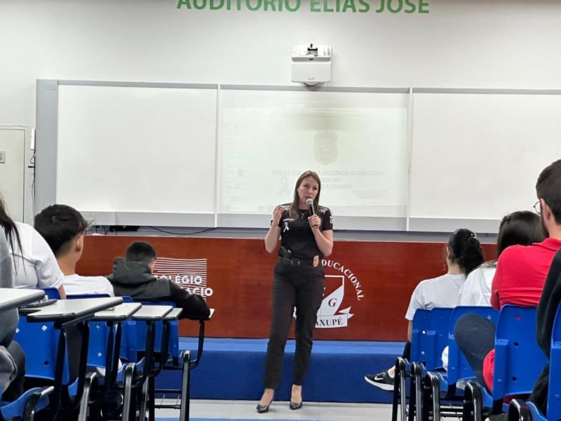 Palestra de conscientização sobre bullyng e outros temas foi abordada com alunos do ensino médio de Guaxupé 