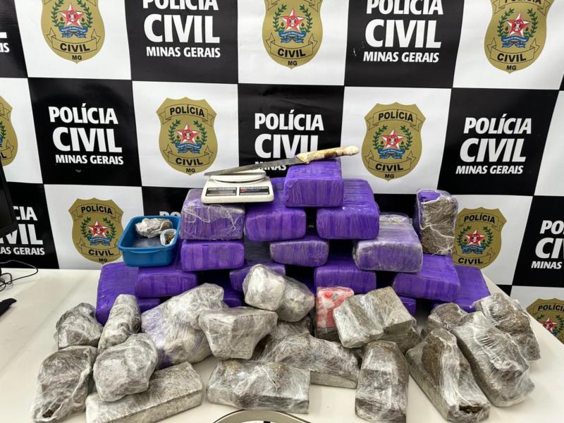 Polícia Civil apreende mais de 30 quilos de drogas e prende casal por tráfico na Vila Progresso, em Guaxupé 