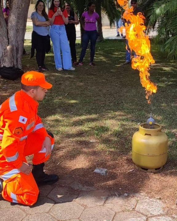 Bombeiros de Guaxupé formam Brigadistas em Muzambinho