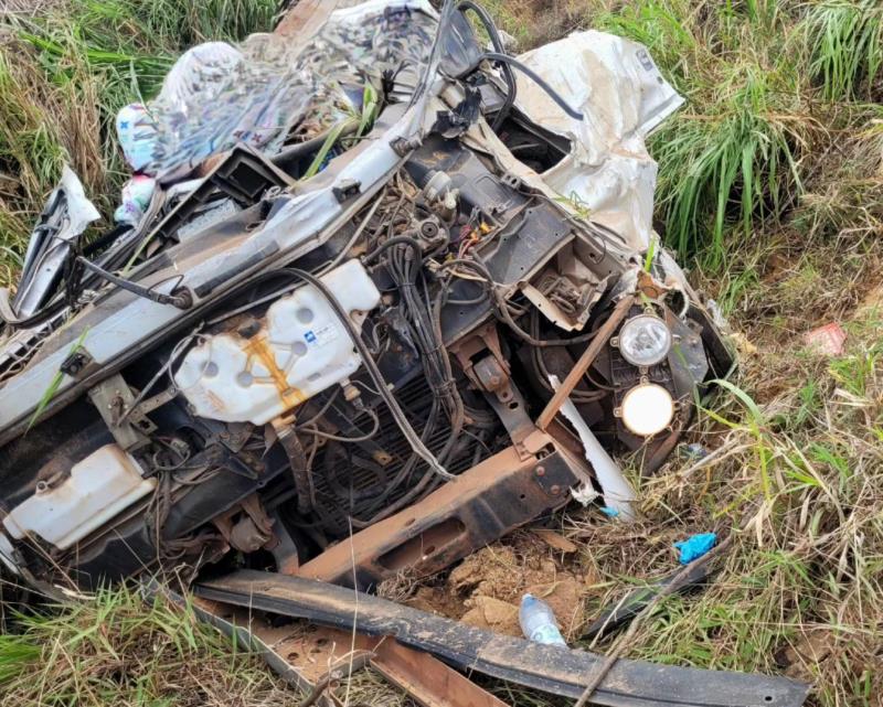 Grave acidente mata caminhoneiro e motociclista na BR-146