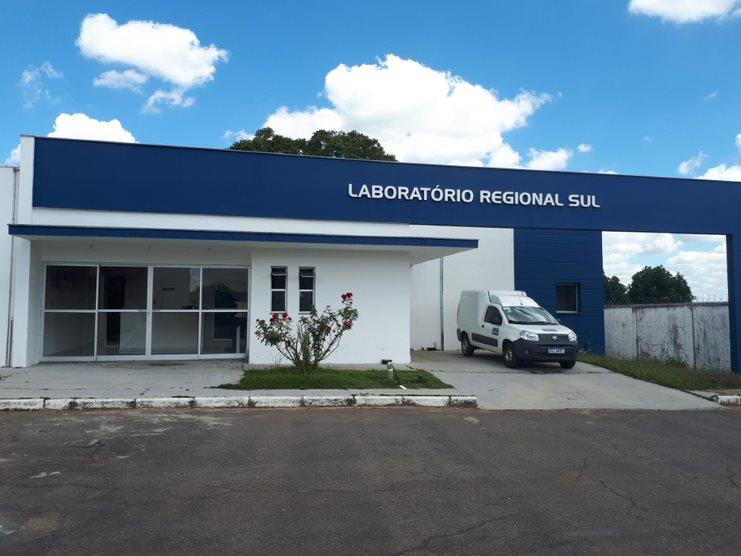 Qualidade da água distribuída no Sul e Sudoeste é garantida por laboratório regional da Copasa  