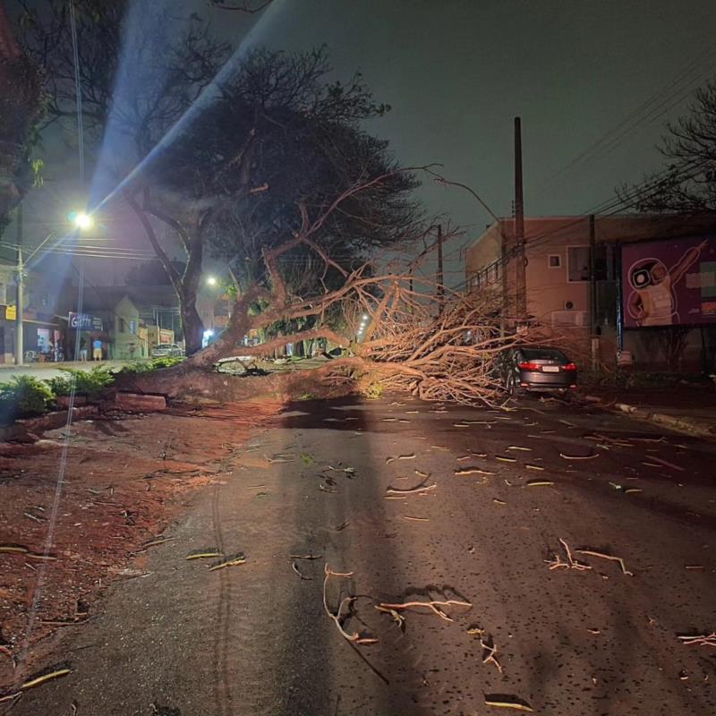 Chuva causa transtornos em Guaxupé e região 