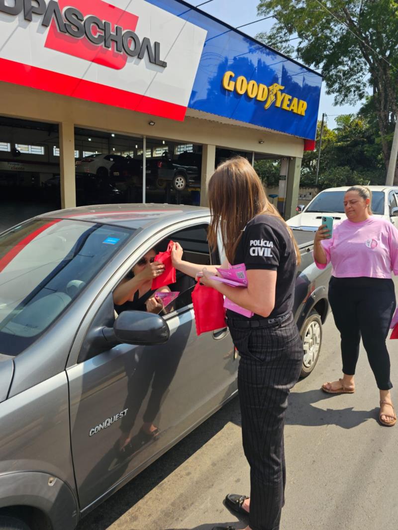 Polícia Civil participa de ações referentes ao Outubro Rosa em Guaxupé 