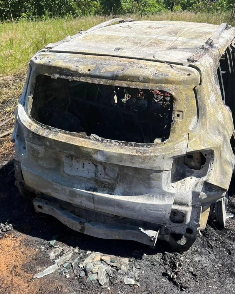 Incêndio deixa veículo destruído na zona rural de Guaranésia 