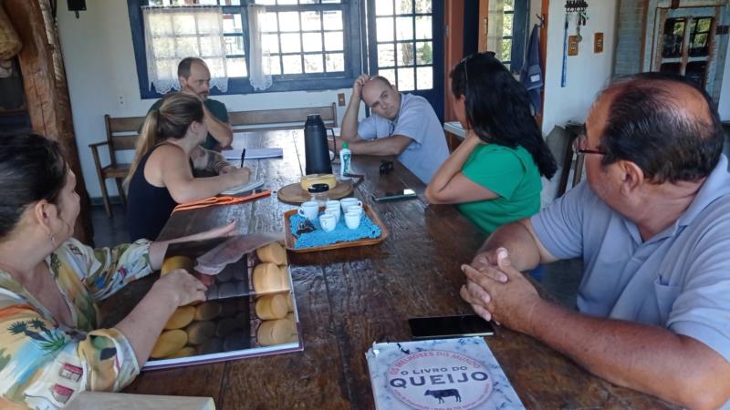 Queijos artesanais de Minas Gerais serão tema de livro da Emater-MG