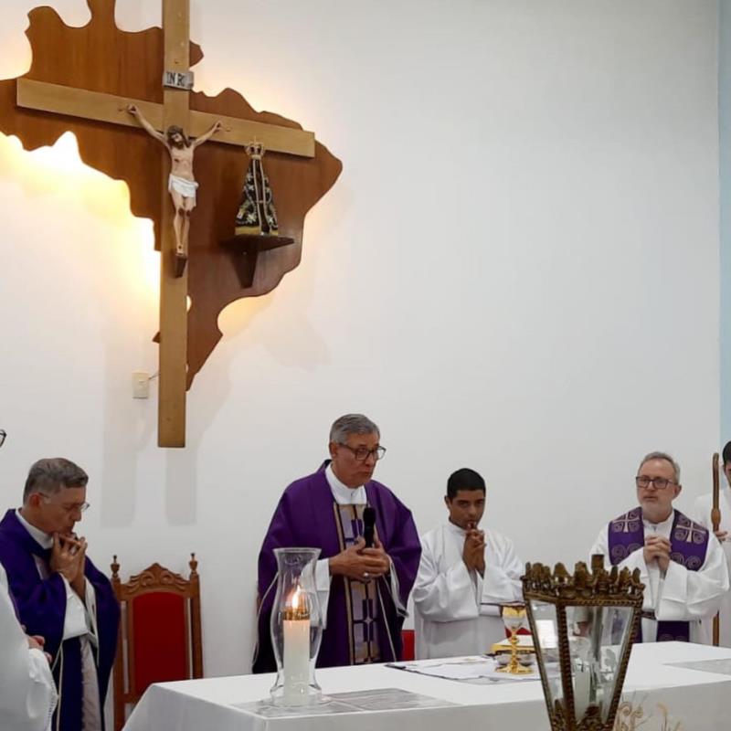 Bispo Dom Lanza celebra missa em homenagem ao pai, Oswaldo, que faleceu aos 104 anos 