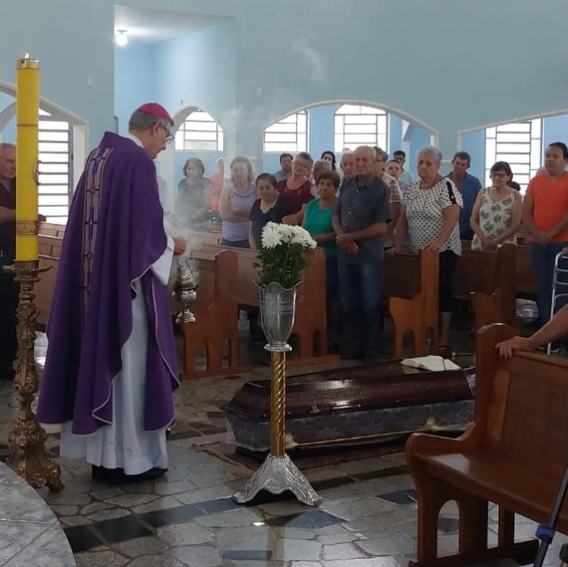 Bispo Dom Lanza celebra missa em homenagem ao pai, Oswaldo, que faleceu aos 104 anos 