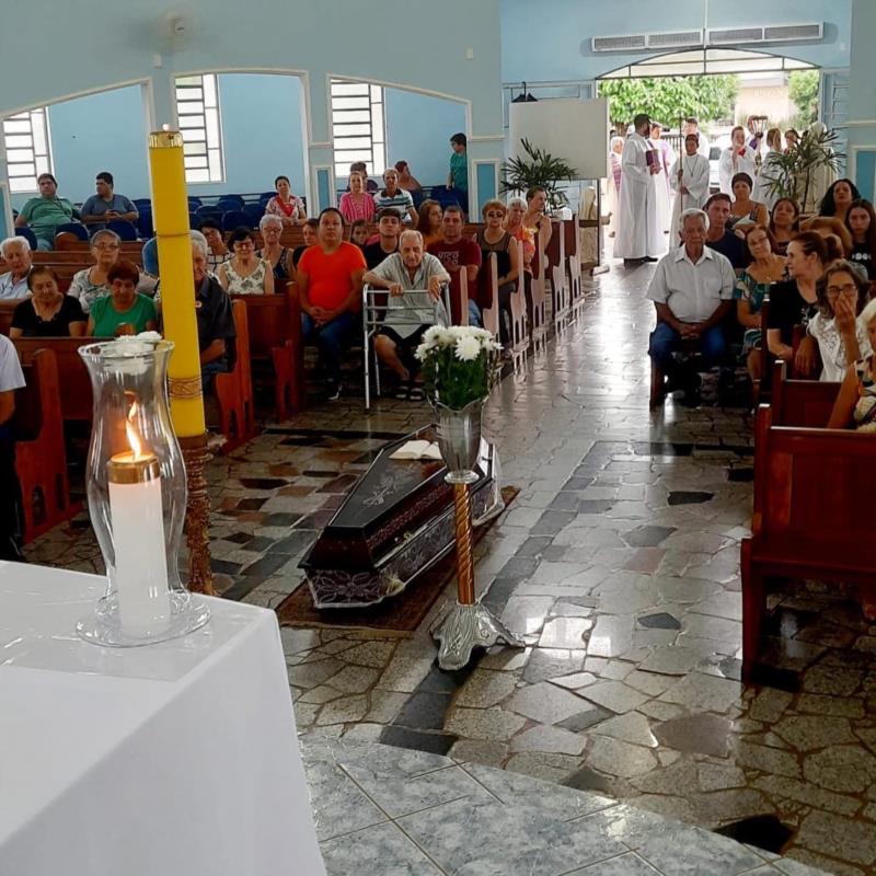 Bispo Dom Lanza celebra missa em homenagem ao pai, Oswaldo, que faleceu aos 104 anos 