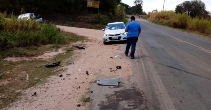 Acidente deixa feridos na BR-491, próximo à vicinal do Morro Agudo