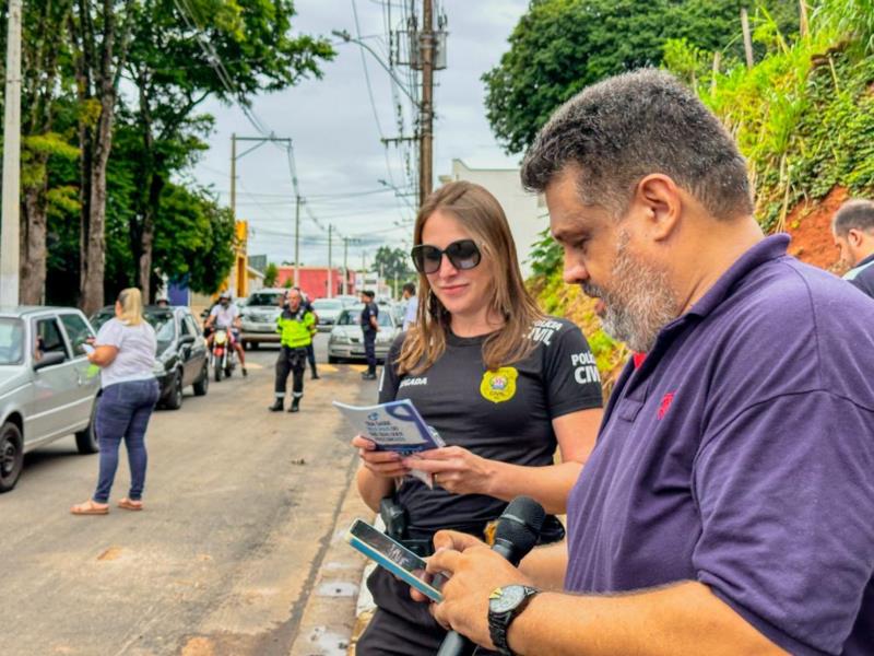 Polícia Civil participa de blitz educativa pelo Novembro Azul em Guaxupé 