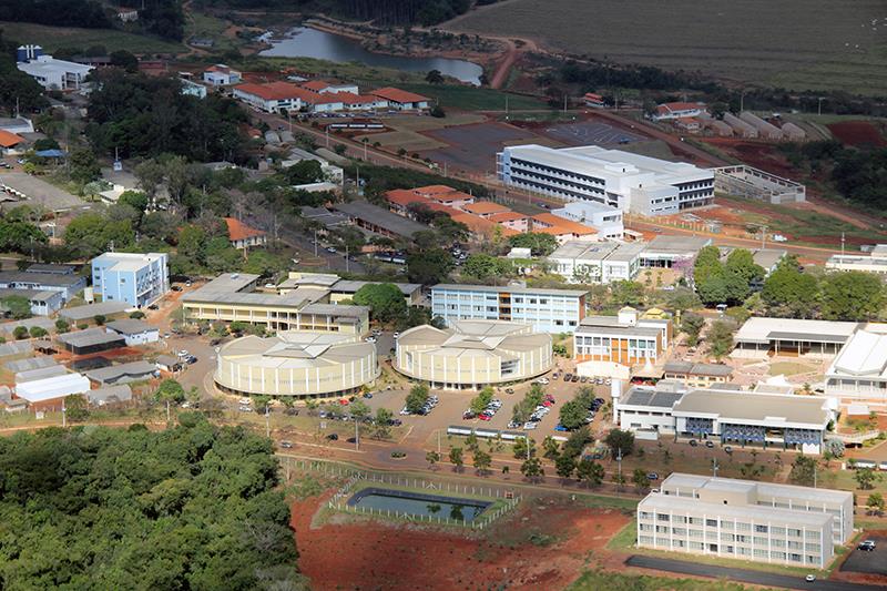 UFLA é a primeira universidade de Minas Gerais a aprovar cotas para pessoas trans - travestis, transexuais e transgêneros