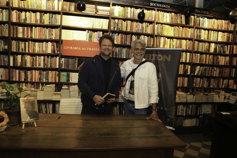 Ator Passense Selton Mello reúne time de estrelas em lançamento de autobiografia