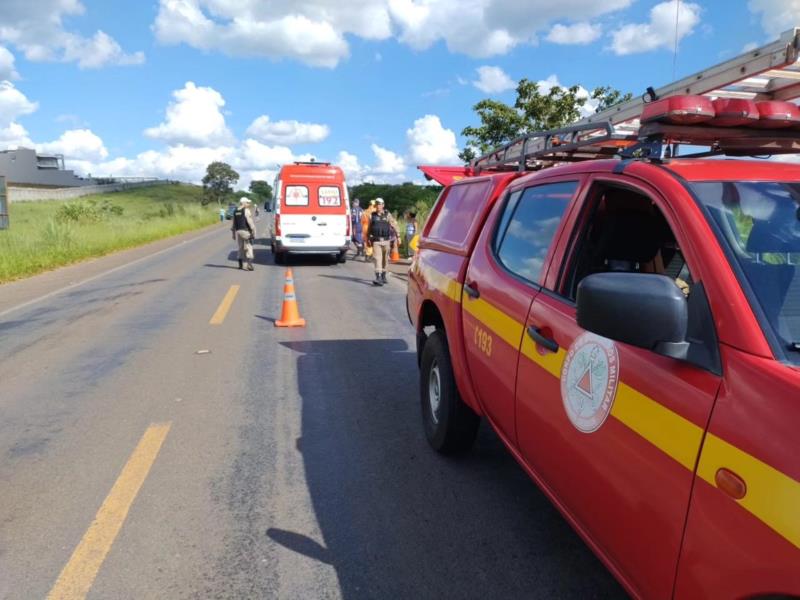 Condutora de 24 anos fica ferida ao cair com sua motocicleta em barranco próximo ao trevo de Guaranésia 