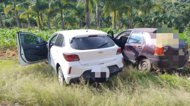 Colisão entre veículos na BR-491 deixa motoristas feridos 