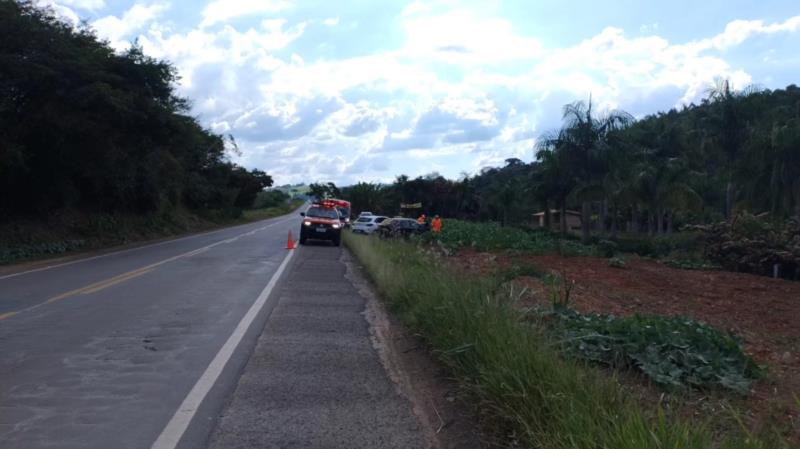 Colisão entre veículos na BR-491 deixa motoristas feridos 