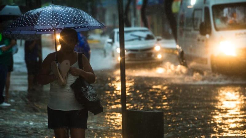 Em meio a onda de calor, 611 cidades mineiras podem ter chuvas intensas nesta segunda