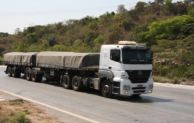 Veículos de grande porte não poderão circular pelas rodovias de Minas no feriado da Semana Santa 