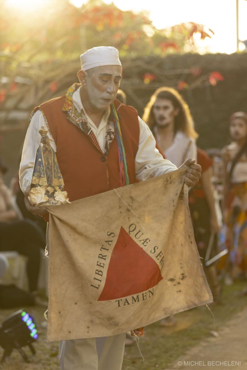 Festival de Guaranésia recebe Santa encontrada no mar de lama mineiro 