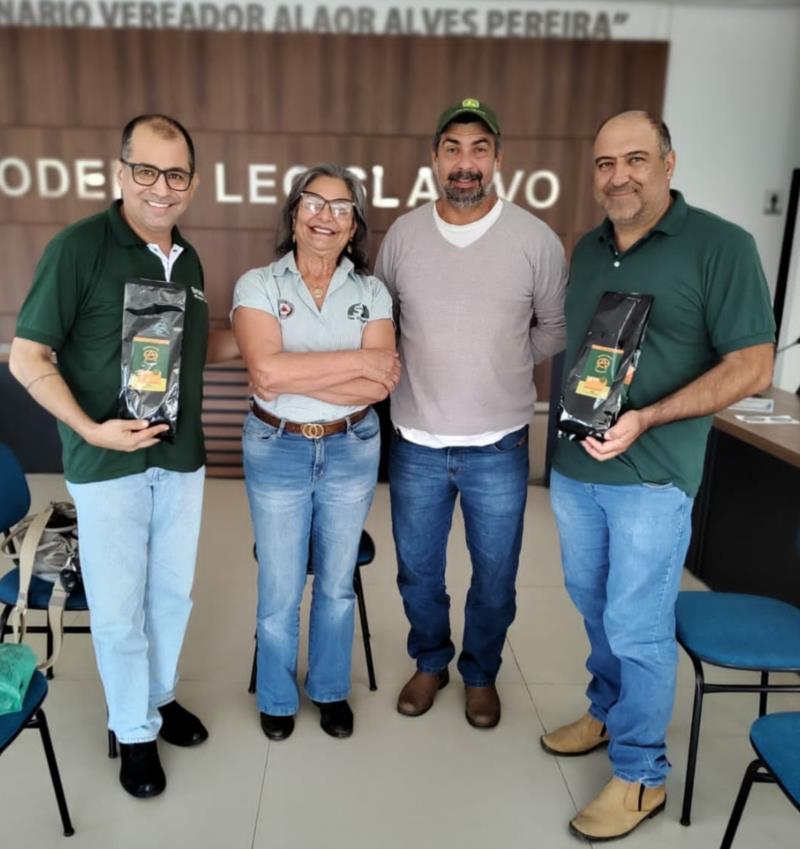 Emater e lideranças de associações de cafeicultores discutem iniciativas de valorização do café da região Sudoeste de Minas