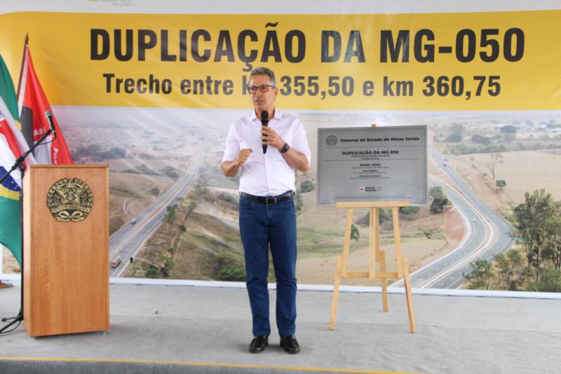 Romeu Zema inaugura obra de duplicação na MG-050, em Passos