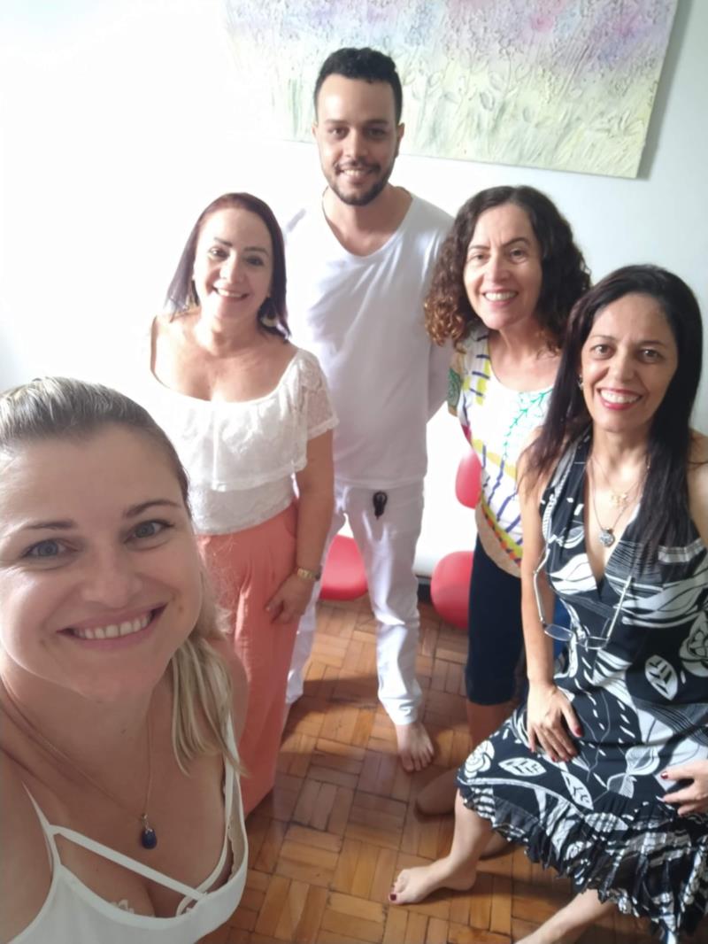 Mestres de Reiki oferecem curso solidário em Guaxupé 