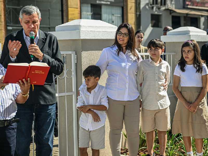 Bispo Dom Lanza participa da inauguração de hotel em Paraíso 