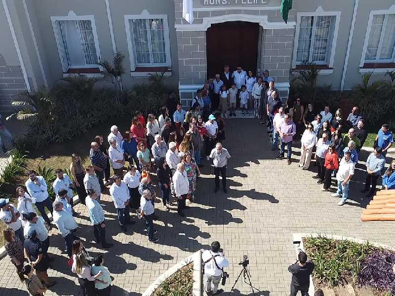 Bispo Dom Lanza participa da inauguração de hotel em Paraíso 