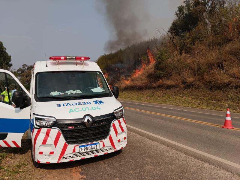 EPR Sul de Minas registra 107 episódios de incêndio em agosto e gasta mais de 1 milhão de litros de água para combater as chamas às margens das vias