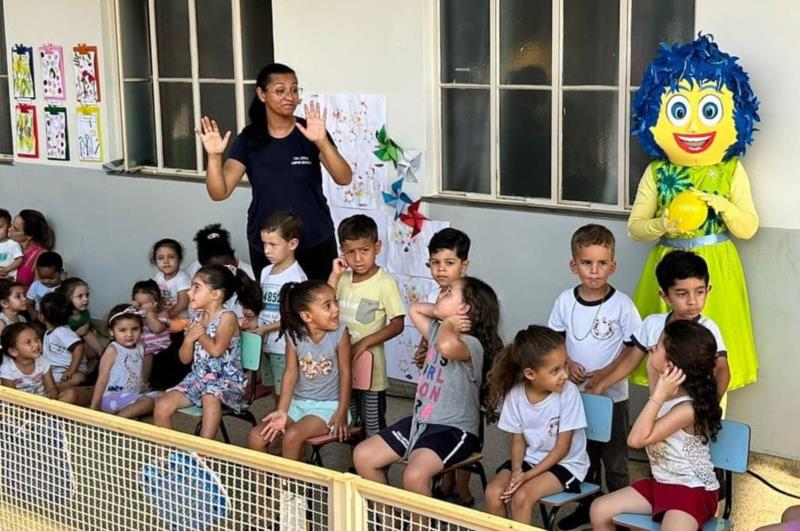 Em Guaxupé, EMEI Serafina Stampone Smargiassi inaugura biblioteca