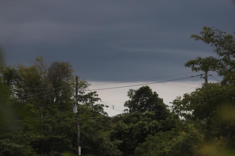 Combinação de forte calor com chegada de frente fria pode trazer chuvas para Minas neste fim de semana