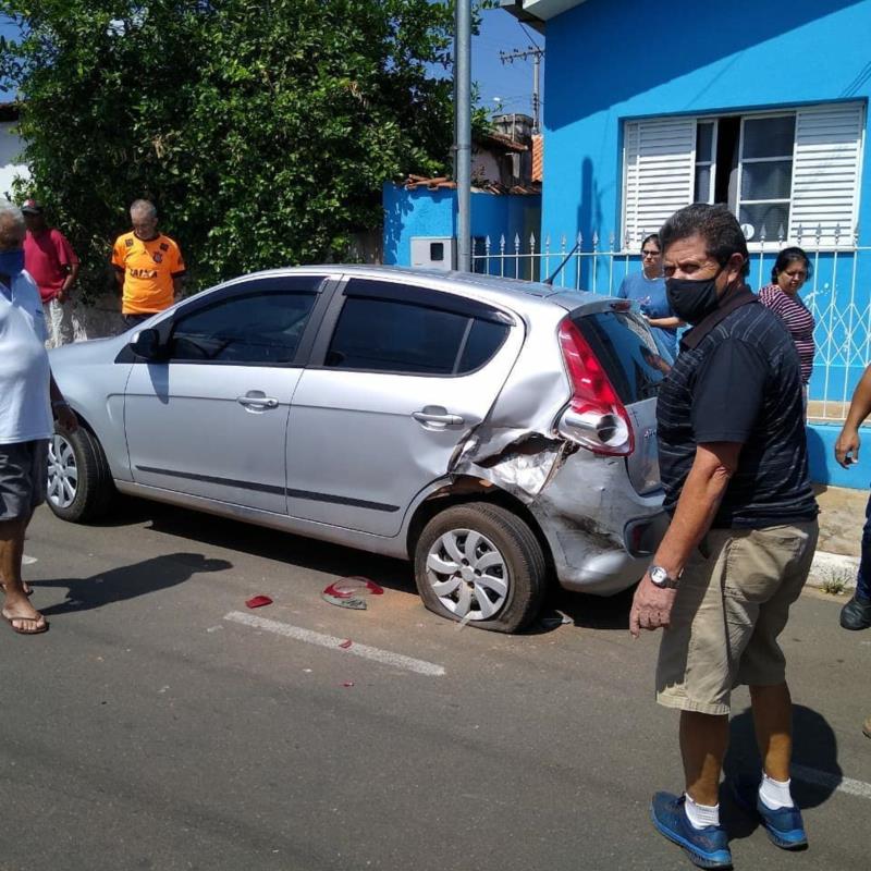 Acidente em Guaxupé mobiliza Bombeiros