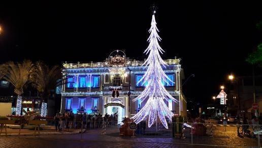 Estão abertos os editais para ambulantes e artesãos participarem do Natal de Luz em Guaxupé 