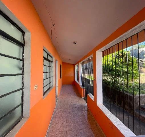 Vende-se casa no Jardim Nova Guaxupé 