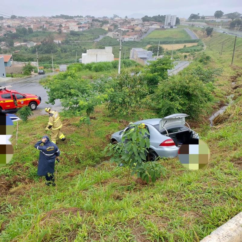 Colisão no trevo da Hyundai deixa idosa ferida em Guaxupé  