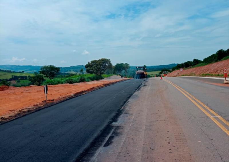 Obras na MG-167 avançam no Sul de Minas