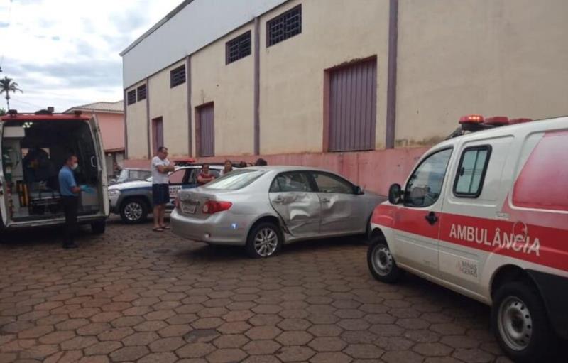 Acidente em Nova Resende deixa mulher ferida